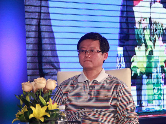 由新京报社主办的对话中国青年经济学人活动于2014年11月26日在北京五洲皇冠假日酒店举行。上图为国务院发展研究中心研究员吴庆。(图片来源：新浪财经 刘海伟 摄)