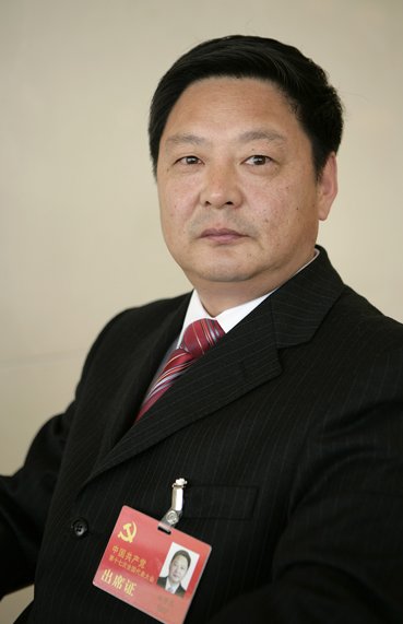 70%)(集团)董事长杜传志【企业家名片】杜传志,日照港(集团)有限公司