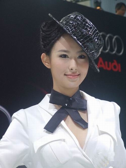 第一车模兽兽首度回应视频事件 妖娆家居照集锦