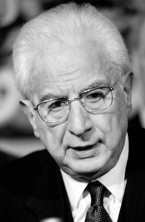 意大利前总统弗兰切斯科科西加去世