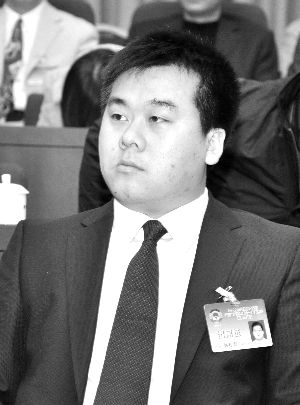 副董事长,总经理刘壮青:2010年底,24岁的他出任宜华木业(0.520,0.