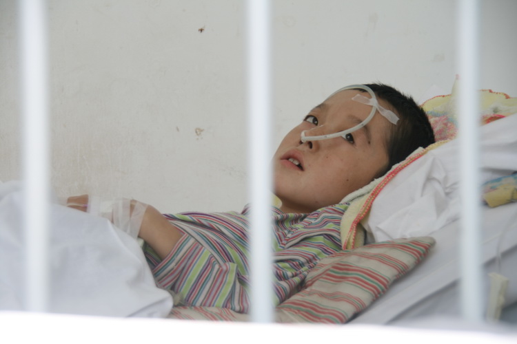 图文脑炎小孩进京治疗