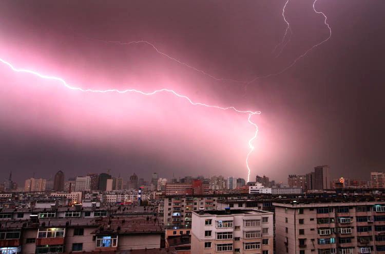 圖文初冬雷暴襲來