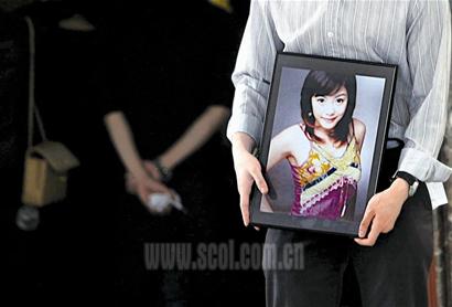 谭静出殡谭母全国征律师查真相