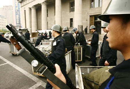 探访吉林武装押运揭秘现代镖师_新闻中心_新浪网