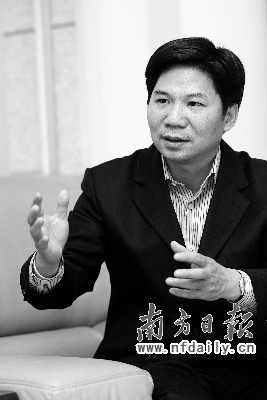 梁荣业数字大岭山2007年,大岭山镇政府与中国人寿保险东莞分公司签约