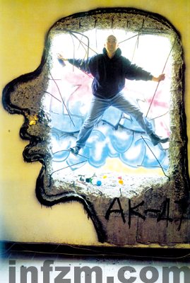 张大力在墙上凿出的人头,这是他最著名的涂鸦德国政府日前宣布,为了