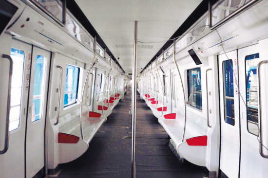 沈阳地铁地面上试跑