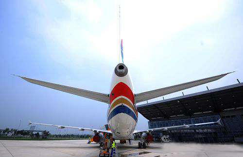 這是東方航空公司第一次接收在中國總裝的空客a320飛機. 空客天津總