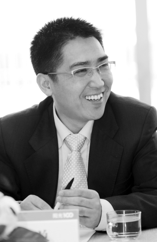 易小迪抵沈与业主面对面