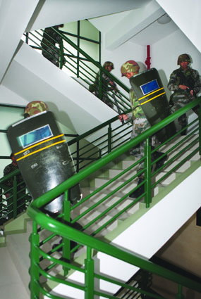 驻澳部队10年无违规:曾40多次遇买情报等情况