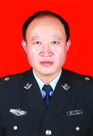 张弓 菏泽市公安局牡丹分局南城派出所中和警务室民警张弓曾荣立一等