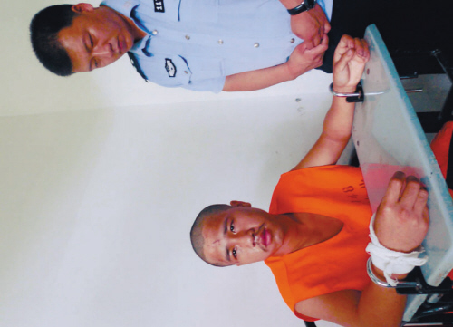 被盗后,居民安装了防护栏盗贼吴祖文被同伙讽刺"胆小