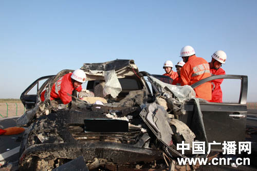 連霍高速哈密境內發生重大車禍 四死一重傷_新聞中心_新浪網