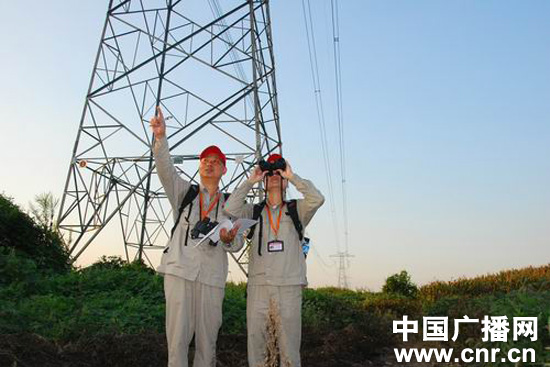 國家電網福建員工國慶期間奮戰世博會保電一線