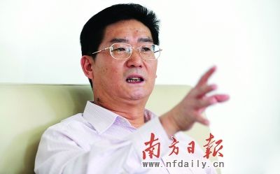 望牛墩镇委书记胡浩举表示要以节造势,以游招商,以商兴业,不断把