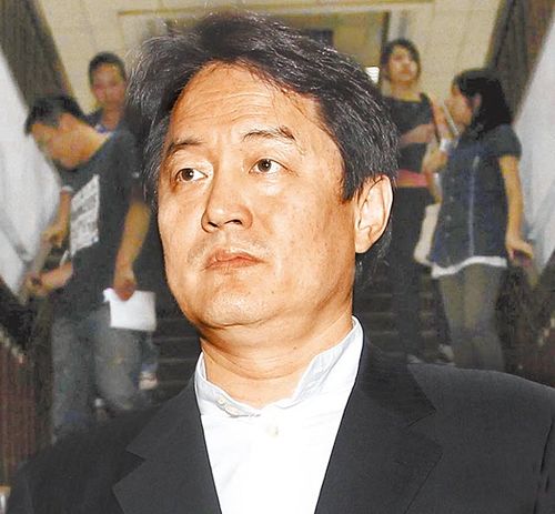 远东航空总顾问严智行控告前培训空姐袁怡娴,前司机郭杰栩恐吓取财案