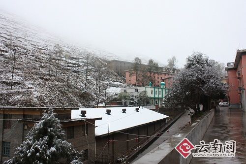 昆明东川旱区迎来降雨降雪_新闻中心_新浪网