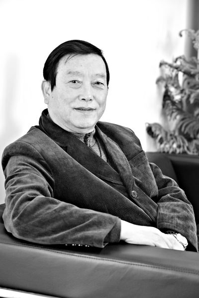武汉重冶集团党委书记闫新华