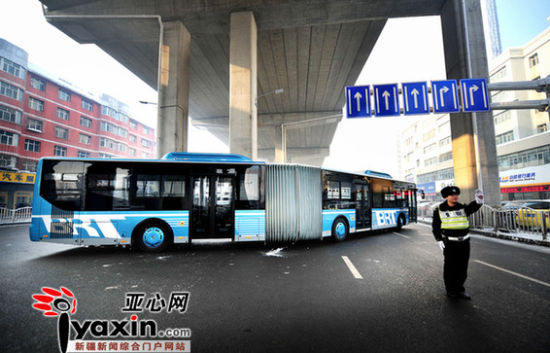 乌鲁木齐市brt5号线试运营40辆车往返此线路