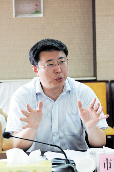 国内新闻 > 正文贺代贵 李倦生 杜旭辉 郭四军 欧俭平 李征 周晓洲