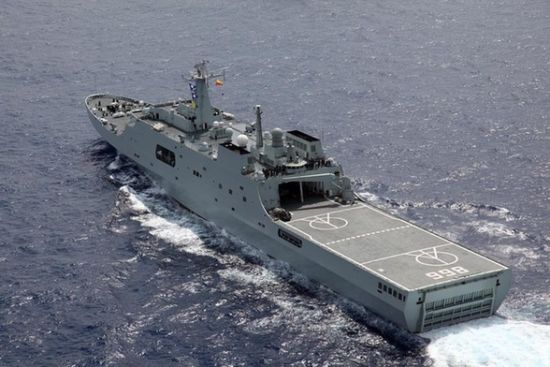 中国海军两栖船坞登陆舰昆仑山舰(资料图片)