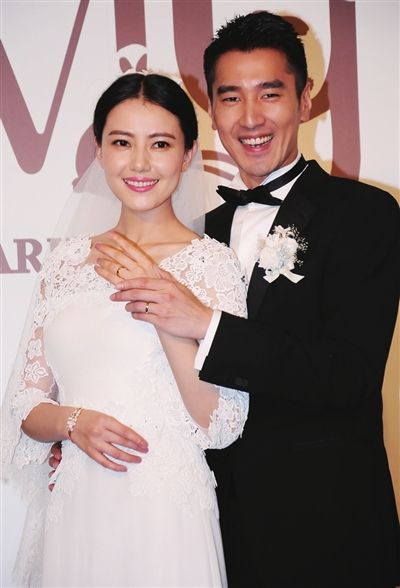 国内新闻  当日,台湾演员赵又廷和大陆演员高圆圆在台北寒舍艾美酒店