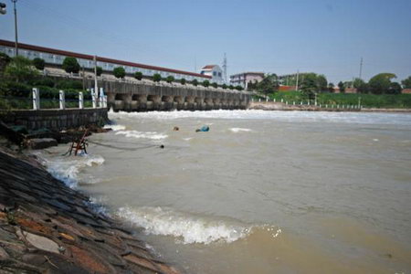 组图:江苏淮河发生春汛 洪泽湖水位逼近警戒线