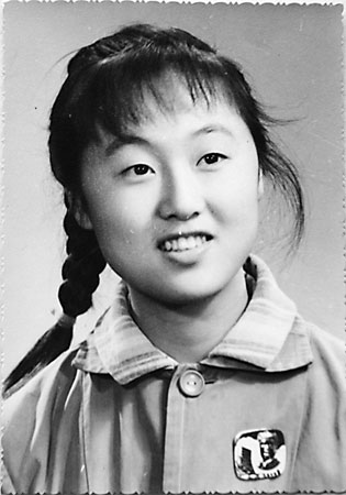 1978年考上大学时拍的黑白照1999年, 潘老师第一次拍写真照