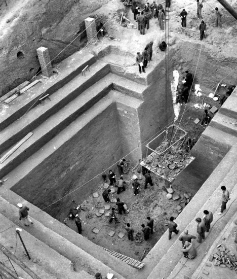 图文:长沙马王堆3号汉墓墓坑发掘现场