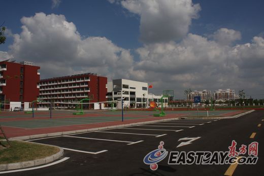 上师大附中闵行分校迎来首批新生第一天先摸底图