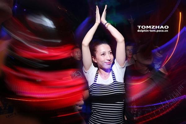 北京夜店里疯狂的男女