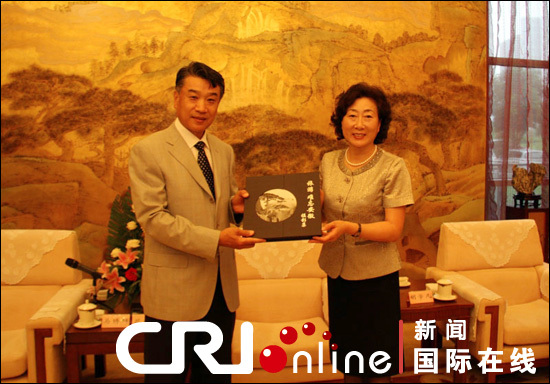 李默 摄