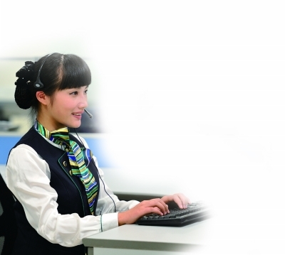 两语之后,也往往能消弭于无形;至于她的长相,就不多费笔墨了,看照片吧