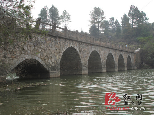 胡胜 李亚雄)10月27日,湘乡市委常委,常务副市长钟兴旺来到湘乡市棋梓