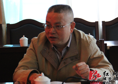 肖丁勤 摄县委常委,宣传部长曾伟子出席并讲话.