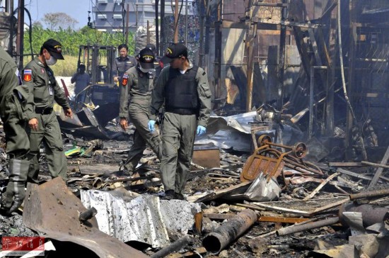 伦敦塔挖出二战大炸弹泰晤士河两岸堵车数英里