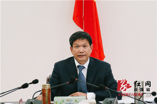 张文竹)5月4日,辰溪县委书记杨一中主持召开2015年第7次县委常委灰殚