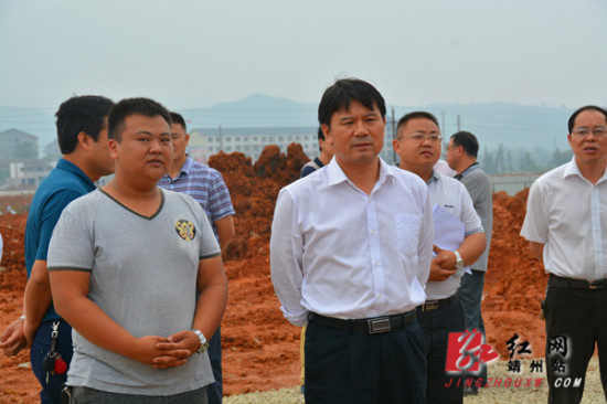 陈俊名 李丽)5月21日,靖州县委书记钦代寿,县委副书记,县长张远松一行