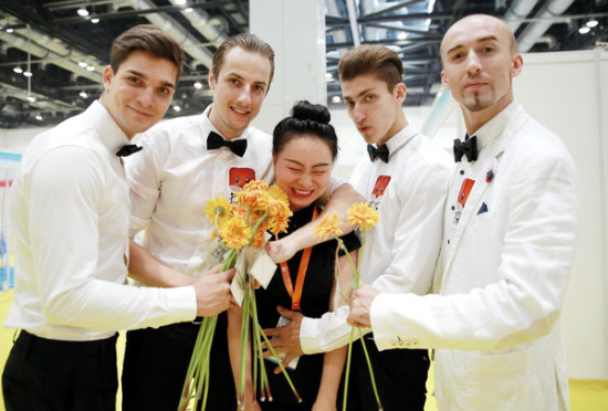 最受女生欢迎社交app探探男模引尖叫