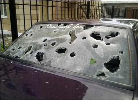 俄南部城市遭恶劣天气袭击 冰雹个头大如鸡蛋