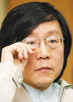 邱义仁怕老婆成公开秘密 媒体称二人上月底离婚_新闻中心_新浪网