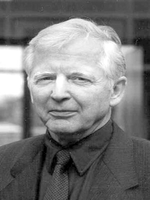 楚尔·豪森及两名法国科学家弗朗索瓦丝·巴尔-西诺西和吕克·蒙塔尼