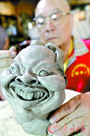 5000岁崖柏化作盘龙云海