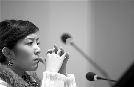 "说我半裸坠楼"成都超女谭静索赔20万