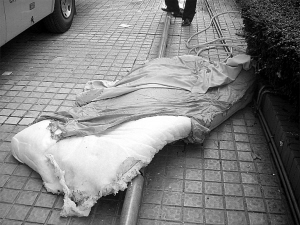 天津大爆炸被气化的人图片