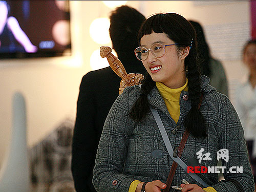 "丑女"林无敌第二季形象曝光 变装后依旧雷人