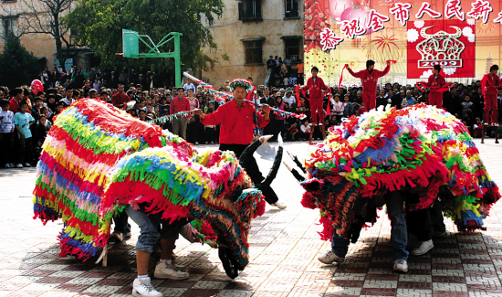 又见千年春牛舞动