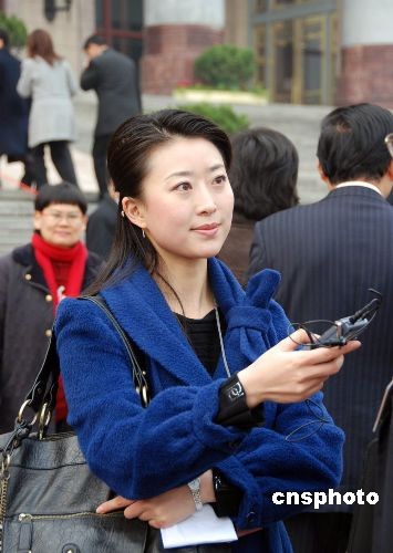 得转载                     3月5日,国内外记者云集京城采访全国两会