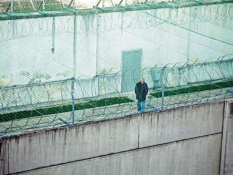 奥地利乱伦禽兽父亲监狱照首度曝光(组图)